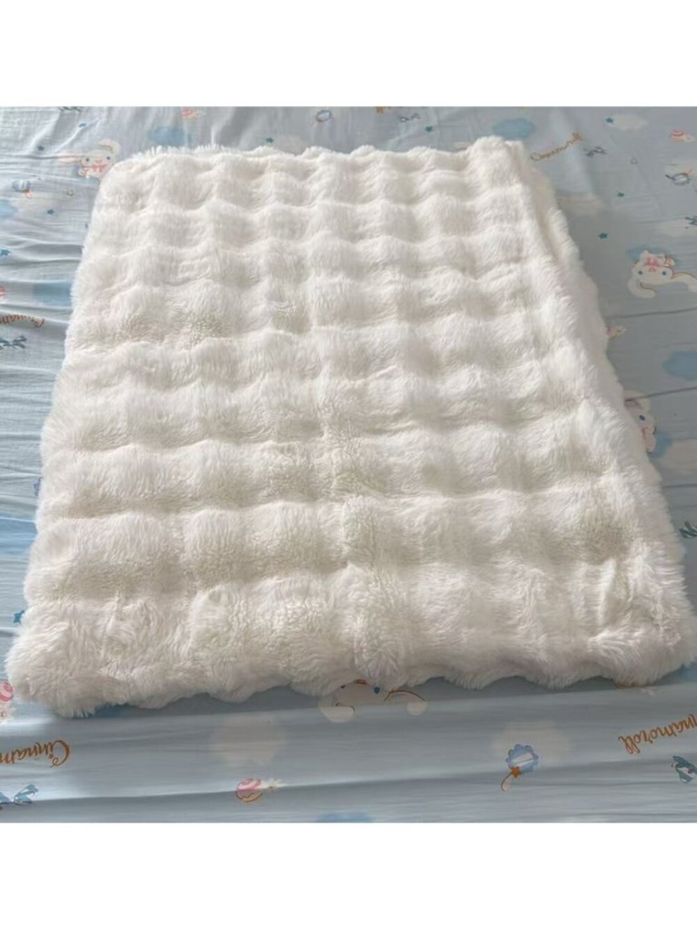 51.18*62.99inch White Fluffy Faux Fur Throw Blanket, Soft Warm Plush Blanket